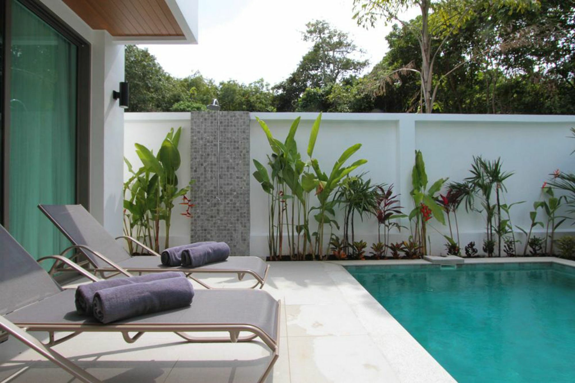 Ya Nui Beach Villas Rawai Exterior photo